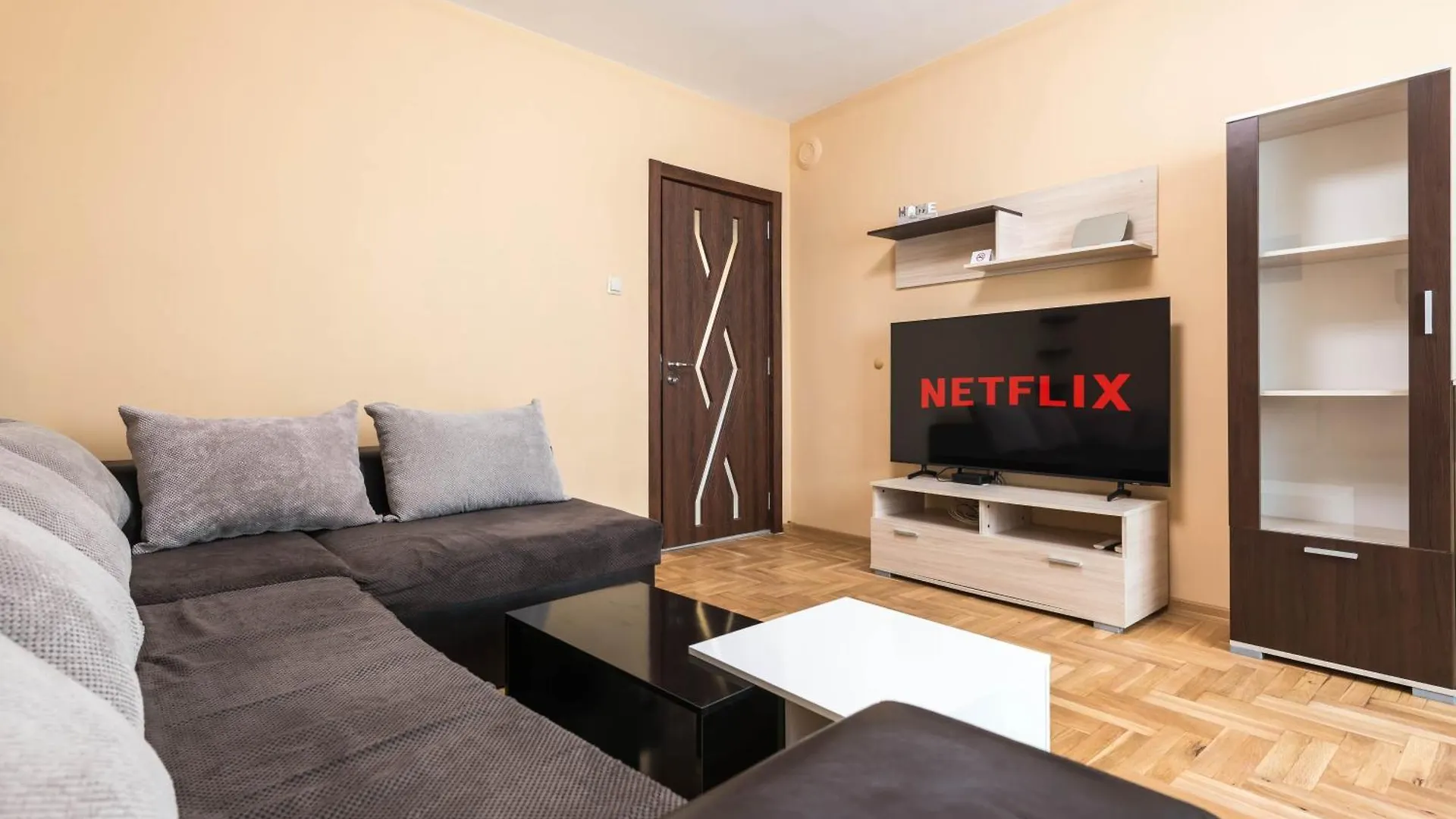 Apartament Downtown Аpartment With Free Parking Warna Bułgaria
